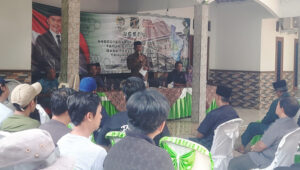 Anggota DPRD Kabupaten Bekasi dari Fraksi Partai Bintang Persatuan Buruh, Sarif Marhaendi saat menggelar reses masa sidang kedua tahun anggaran 2026 di wilayah Desa Cijengkol, Kecamatan Setu, Kabupaten Bekasi, Sabtu (02/05).