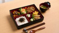 FOX Lite Hotel Cikarang menghadirkan Bento Series, menu praktis yang menawarkan cita rasa khas Jepang dalam satu paket lengkap, cocok untuk makan siang, meeting, hingga kebutuhan outside catering.
