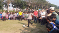 Kick Off Turnamen Sepak Bola U-9, U-10, dan U-11 dalam rangka Hari Bhayangkara ke-80 di Lapangan Botanical Garden, Kelurahan Sertajaya, Kecamatan Cikarang Timur, Kabupaten Bekasi, Sabtu (20/06) pagi.