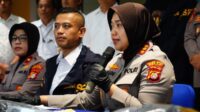 Kapolres Metro Bekasi, Kombes Sumarni saat menggelar pers confrence kasus pembunuhan WNA Korea Selatan di Tambun Selatan, Kabupaten Bekasi, Selasa (02/06).