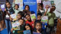 Tak hanya menghadirkan Ruang Pintar Pojok Baca Rinca, PNM (PT. Permodalan Nasional Madani) juga mencoba menghadirkan pengalaman belajar yang lebih hangat dan dekat dengan keseharian anak-anak pesisir di Kepualaun Rinca.