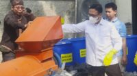 Ketua DPRD Kabupaten Bekasi, Ade Sukron saat menghadiri peresmian program Green Service di Rumah Bank Sampah Polres Metro Bekasi, Kamis (04/06).