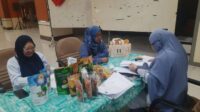 Para pelaku UMKM di Kabupaten Bekasi saat mendaftarkan proses kurasi prosuk di acara UMKM Naik Kelas 2026.