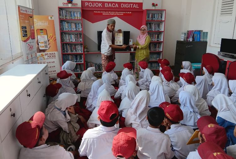 Selain menyediakan koleksi buku digital, Pojok Baca Digital juga menghadirkan berbagai kegiatan literasi non-digital yang dirancang untuk meningkatkan minat baca anak-anak. Salah satu kegiatan yang rutin dilakukan adalah layanan story telling atau mendongeng.
