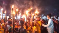 Pawai Ta'aruf dalam rangka menyambut Tahun Baru Islam 1448 Hijriah di Lapangan Perumahan Wahana, Desa Sukadami, Kecamatan Cikarang Selatan, Kabupaten Bekasi, Selasa (16/06) malam.