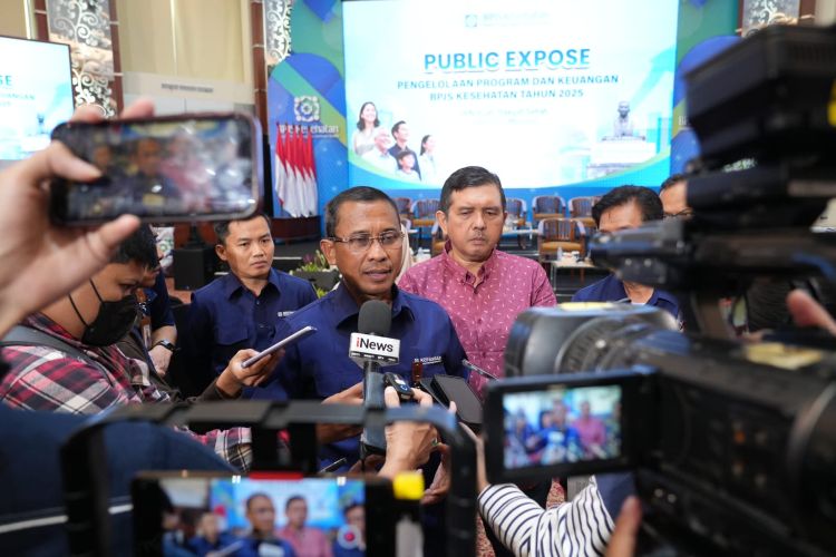 Direktur Utama BPJS Kesehatan, Prihati Pujowaskito usai menghadiri Public Expose Laporan Pengelolaan Program dan Laporan Keuangan BPJS Kesehatan Tahun 2025, Kamis (02/07).