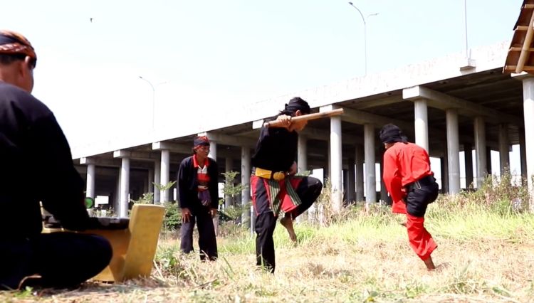 Seni pertunjukan Ujungan Bekasi