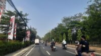 Seorang pria menjadi korban dugaan pengeroyokan di depan Apartemen Mahakam di Jalan Inspeksi Kalimalang, Desa Wangunharja, Kecamatan Cikarang Utara, Kabupaten Bekasi saat mencari istrinya.