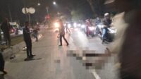 ecelakaan lalu lintas yang melibatkan sepeda motor Honda CBR dan seorang pesepeda terjadi di Jalan Inspeksi Kalimalang, Desa Jayamukti, Kecamatan Cikarang Pusat, Kabupaten Bekasi, Selasa (07/07) malam. Insiden tersebut mengakibatkan pengendara motor meninggal dunia di lokasi kejadian.