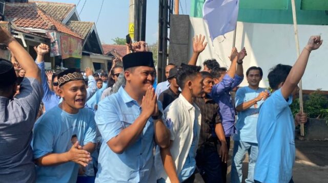 Muhamad Alpian resmi mendaftarkan diri sebagai bakal calon Kepala Desa Karang Baru, Kecamatan Cikarang Utara, Kabupaten Bekasi, untuk Pemilihan Kepala Desa (Pilkades) serentak masa bakti 2026–2034.