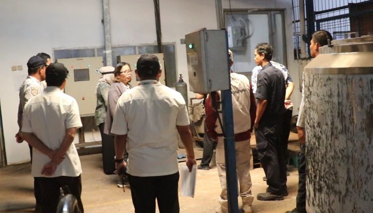 Pemerintah Kabupaten Bekasi mulai melakukan penertiban Pajak Air Tanah (PAT) dengan memeriksa administrasi dan melakukan verifikasi lapangan terhadap tujuh perusahaan. Dari pemeriksaan perdana tersebut, petugas masih menemukan sejumlah sumur air tanah yang digunakan perusahaan namun belum seluruhnya mengantongi izin.