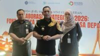 plt bupati bekasi Plt Bupati Bekasi Asep Surya Atmaja saat ditemmui usai menghadiri High Level Meeting (HLM) Lintas Kementerian bertema "Kolaborasi Strategis Sensus Ekonomi 2026, Fondasi Daya Saing Industri Masa Depan" yang digelar Badan Pusat Statistik (BPS) Provinsi Jawa Barat beberapa waktu lalu.