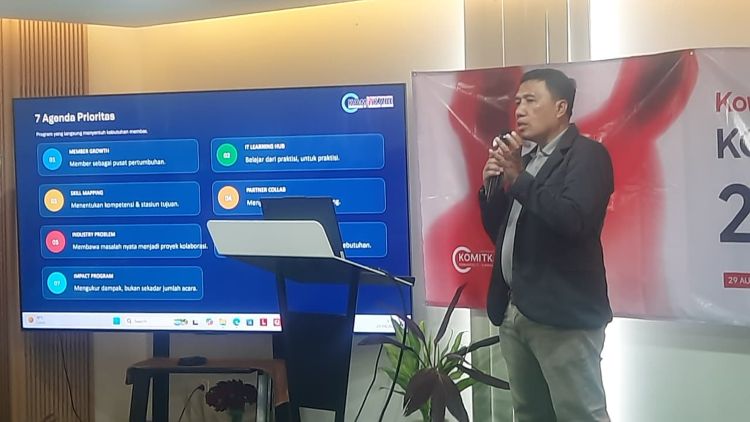 Miswadi Abu Ihsan terpilih sebagai Ketua Umum Komunitas IT Karawang Bekasi (KomITKaBe) periode 2026-2029. Ia meraih 77,4 persen suara dalam Kongres KomITBeKa yang digelar di Kawana Golf Residence, Kelurahan Sertajaya, Kecamatan Cikarang Timur, Kabupaten Bekasi.
