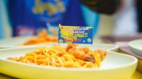 POP SPAGETY POP Spageti menghadirkan dua varian terbaru, yaitu POP Spageti Pizza Bolognese yang memadukan rasa pizza yang meaty dan cheesy dengan topping sosis dan kriuk rasa daging sapi, serta POP Spageti Fried Chicken Carbonara dengan saus carbonara yang creamy dan cheesy, dipadukan dengan rasa crunchy fried chicken. Keduanya hadir sebagai pilihan non-spicy bagi konsumen yang ingin menikmati POP Spageti dengan pengalaman rasa yang berbeda.