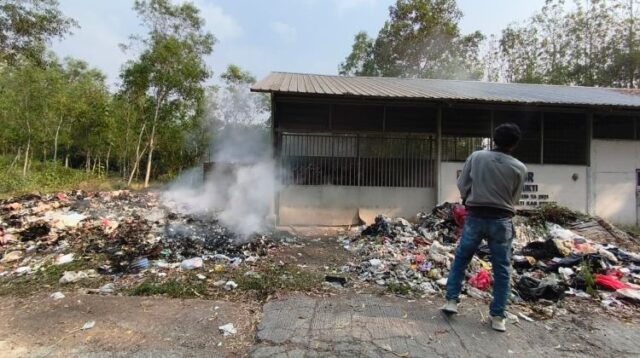 Tempat Pengolahan Sampah Reduce, Reuse, Recycle (TPS3R) di Desa Sukamukti, Kecamatan Bojongmangu, Kabupaten Bekasi, yang seharusnya menjadi fasilitas pengurangan dan pengolahan sampah justru berubah menjadi sumber pencemaran lingkungan.