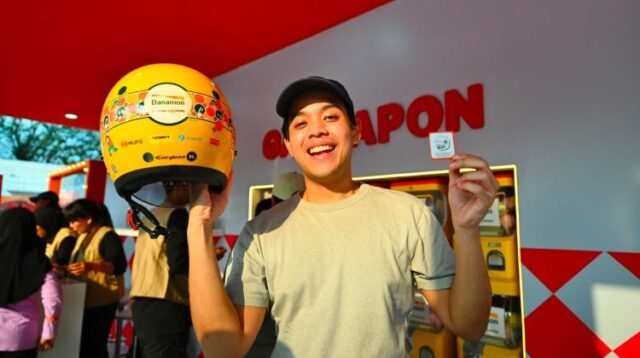 PT Bank Danamon Indonesia Tbk (Danamon) menggelar Danamon Festival dalam rangka perayaan Hari Ulang Tahun (HUT) ke-70 di Lapangan Karangpawitan, Karawang, Jawa Barat, Jumat (31/07).