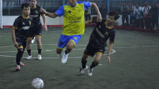 Tim futsal Dinas Pendidikan tampil sebagai juara setelah mengalahkan Dinas Kependudukan dan Pencatatan Sipil (Disdukcapil) dengan skor telak 4-0 pada partai final Turnamen Futsal Piala Bupati Bekasi 2026 yang digelar di Delta Sport Center, Cikarang Pusat, Jumat (07/08).