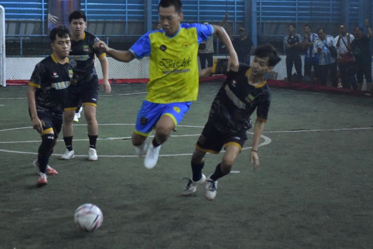 Tim futsal Dinas Pendidikan tampil sebagai juara setelah mengalahkan Dinas Kependudukan dan Pencatatan Sipil (Disdukcapil) dengan skor telak 4-0 pada partai final Turnamen Futsal Piala Bupati Bekasi 2026 yang digelar di Delta Sport Center, Cikarang Pusat, Jumat (07/08).