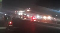 fly over Kondisi penerangan di Fly Over Jalan KH Raden Ma’mun Nawawi, Desa Pasirsari, Kecamatan Cikarang Selatan, Kabupaten Bekasi, dikeluhkan pengguna jalan. Ruas jalan provinsi tersebut terpantau gelap gulita pada malam hari dan dinilai membahayakan pengendara yang melintas.