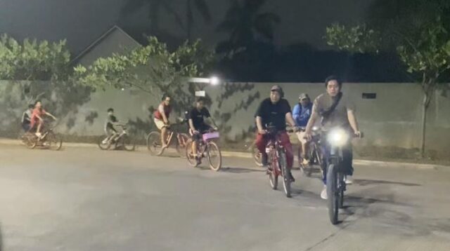 arga Kecamatan Babelan, Kabupaten Bekasi, menggelar kegiatan gowes malam perdana pada Kamis (31/07) malam. Kegiatan yang dipusatkan di salah satu warkop di kawasan Babelan itu diikuti belasan pesepeda dari sejumlah wilayah permukiman sekitar.