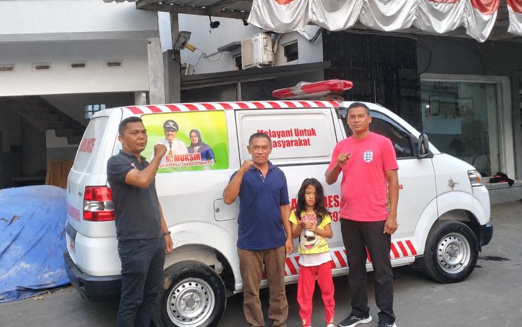 Kesiapsiagaan Ambulans Desa Jayasampurna salah satunya dirasakan warga Perumahan Villa Lestari setelah seorang anak berusia 12 tahun harus diantar untuk mendapatkan penanganan medis akibat terjatuh di kamar mandi.