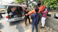 Polisi masih mendalami identitas pria yang ditemukan tewas mengambang di aliran Sungai Kalimalang, Kelurahan Jatimulya, Kecamatan Tambun Selatan, Kabupaten Bekasi.
