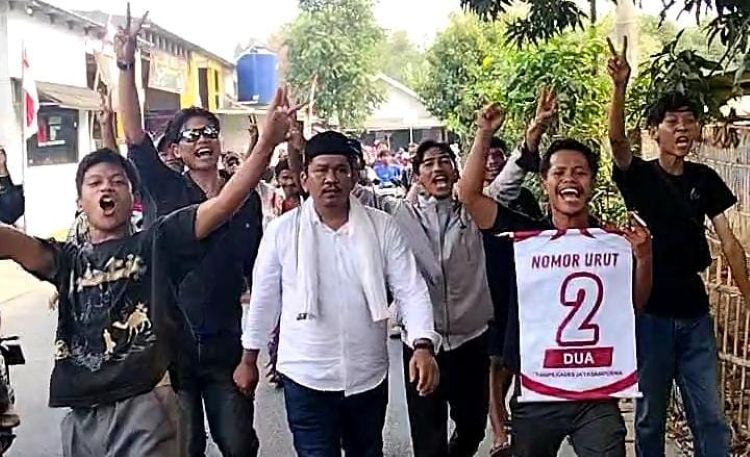 Karya Mardi Putra atau yang akrab disapa Haji Ekeng mendapatkan nomor urut 2 dalam Pemilihan Kepala Desa (Pilkades) Jayasampurna, Kecamatan Serang Baru, Kabupaten Bekasi.