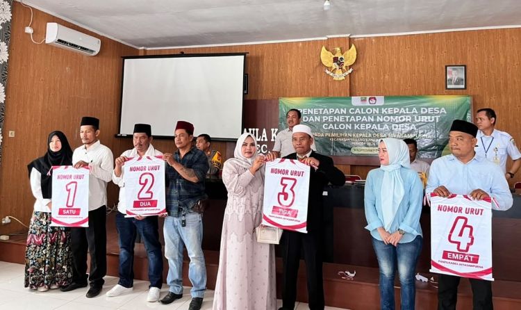 Rapat pleno penatapan dan pengambilan nomor urut Calon Kepala Desa Jayasampurna periode 2026 - 2034, Rabu (09/09).