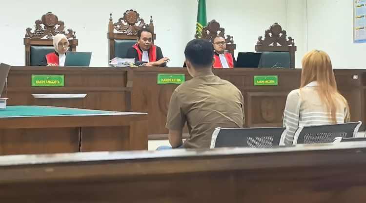 Dua saksi yang kembali dihadirkan tim kuasa hukum terdakwa memperkuat posisi Nyumarno dkk dalam perkara dugaan pengeroyokan di hadapan Majelis Hakim Pengadilan Negeri (PN) Cikarang.