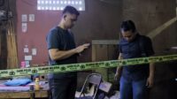 Seorang ibu rumah tangga sekaligus istri pengusaha limbah berinisial M (42) kritis setelah menjadi korban perampokan di rumahnya, Selasa (06/10) malam. Kasus perampokan tersebut kini ditangani Polsek Cikarang Utara bersama Satreskrim Polres Metro Bekasi.