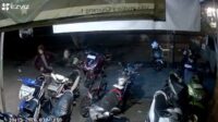 Sepeda motor Honda Beat bernomor polisi F 5880 JU milik seorang pengunjung warung internet (warnet) di wilayah Desa Ciantra, Kecamatan Cikarang Selatan, Kabupaten Bekasi, raib dicuri. Kendaraan tersebut diduga dibawa kabur pelaku saat pemiliknya berada di dalam warnet tanpa mengunci setang motor.