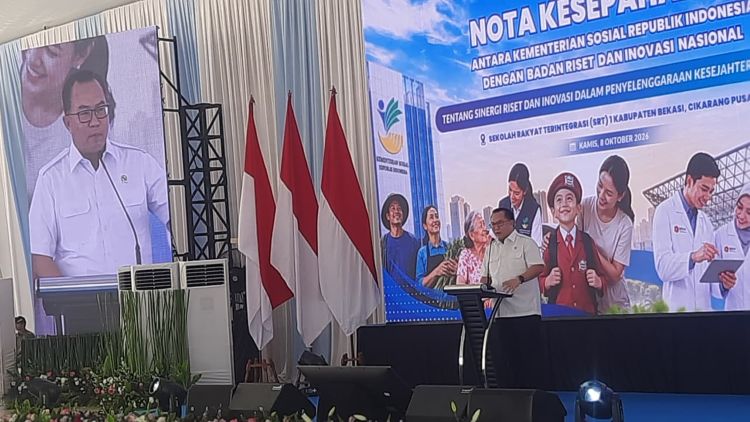 Kepala BRIN Arif Satria saat menghadiri penandatanganan MoU Kemensos dan BRIN di Sekolah Rakyat Terintegrasi (SRT) Kabupaten Bekasi, Kamis (08/10).