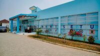 smkn 1 setu Gedung sekolah baru SMKN 1 Setu Kabupaten Bekasi setelah lokasi sebelumnya terdampak trase pembangunan Jalan Tol Jakarta–Cikampek (Japek) II Sisi Selatan.